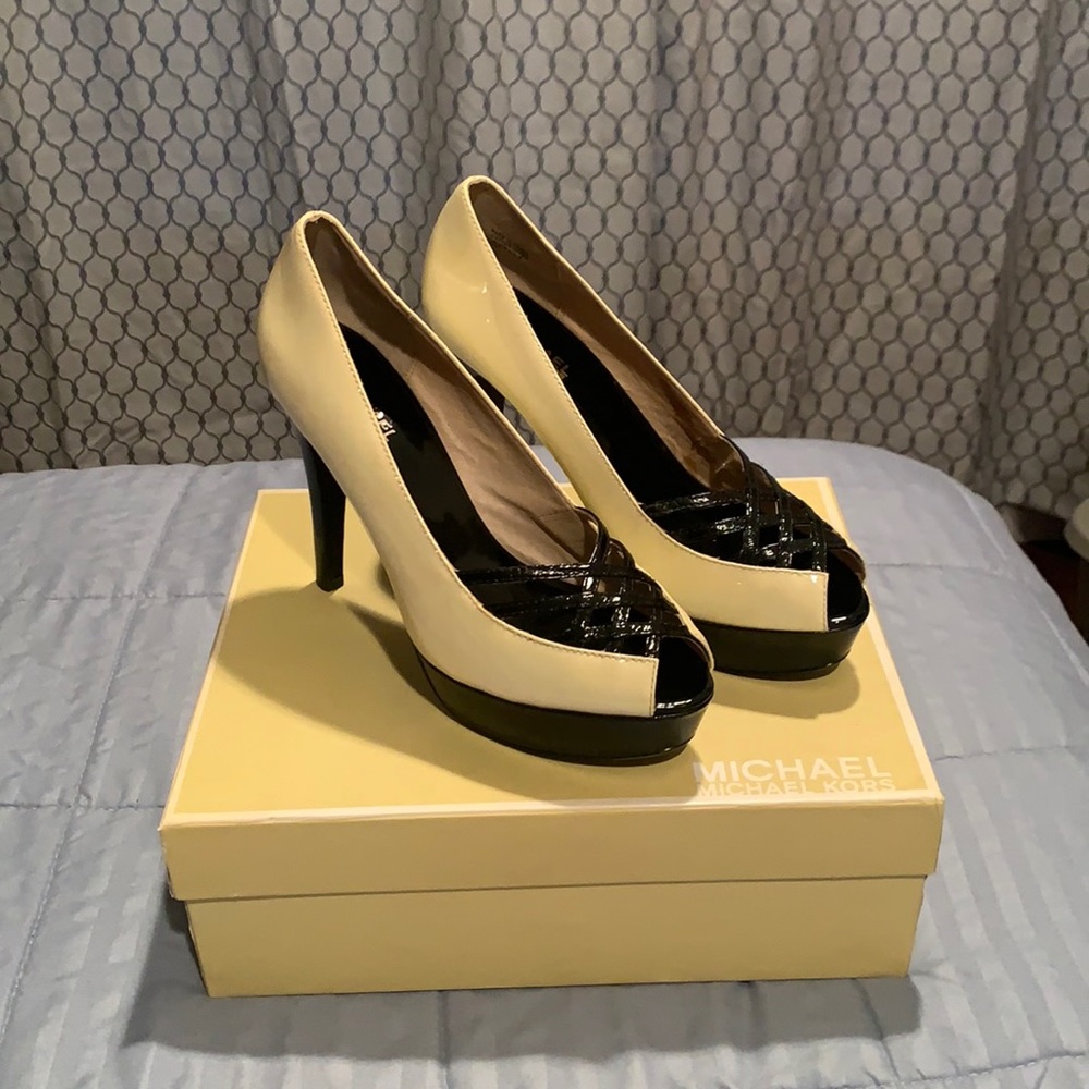 Michael Kors Lana platform peep toe 10 vanilla